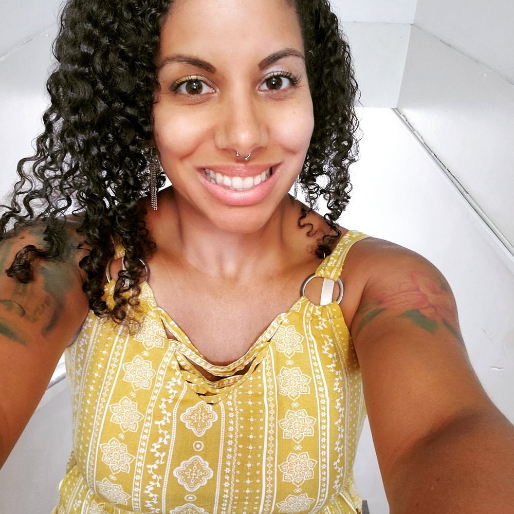 Meet your Posher! 🧘🏽‍♀️